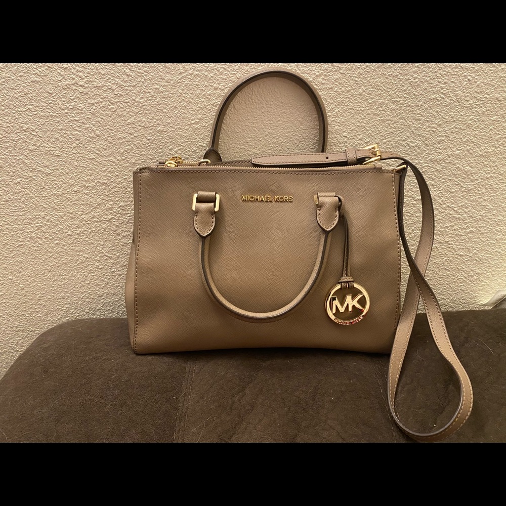 Michael Kors Jet Set Travel Bag